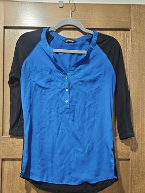Express Two-Tone Blue and Black Top Size Small